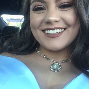 Meet your Posher, Adilene